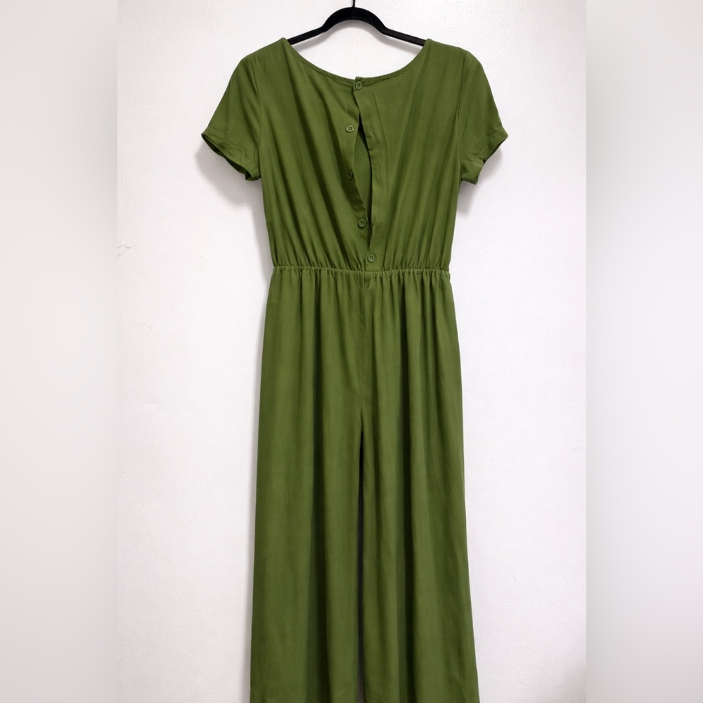 Wide-Leg Jumpsuit in Olive Green - Lightweight Everyday Style